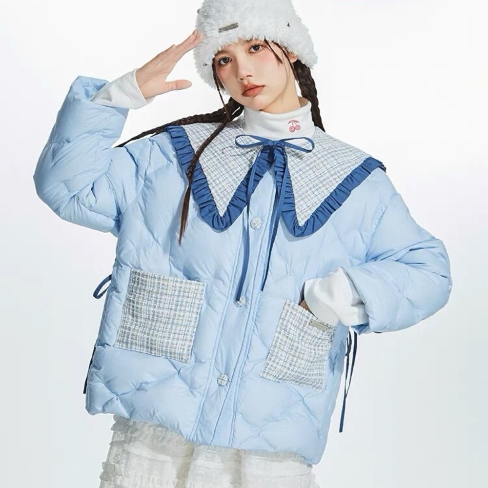 Stylish Blue Quilted Down Jacket with Plaid Accents